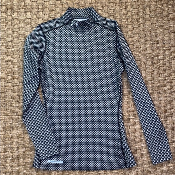Under Armour ColdGear Mock   Black w/ White Star Long Sleeve Top sz Small Fitted - Picture 2 of 8